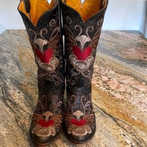 Old Gringo hearts floral heavy stitch boots